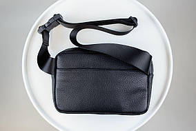 Чоловіча сумка кроссбоді чорна з натуральної шкіри з регульованим ремінцем барсетка через плече на 1 відділення