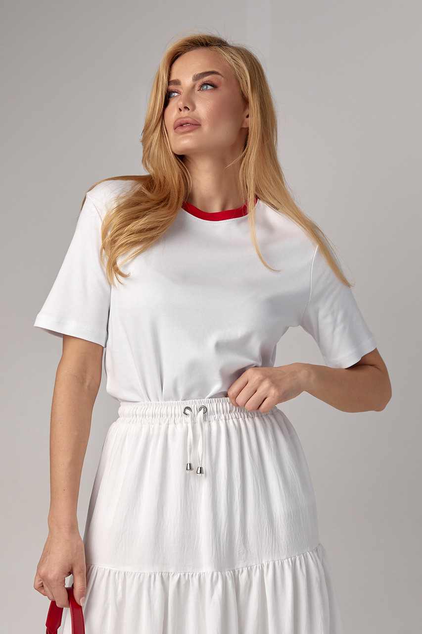 Трикотажная женская футболка с контрастной окантовкой - белый с красным ...