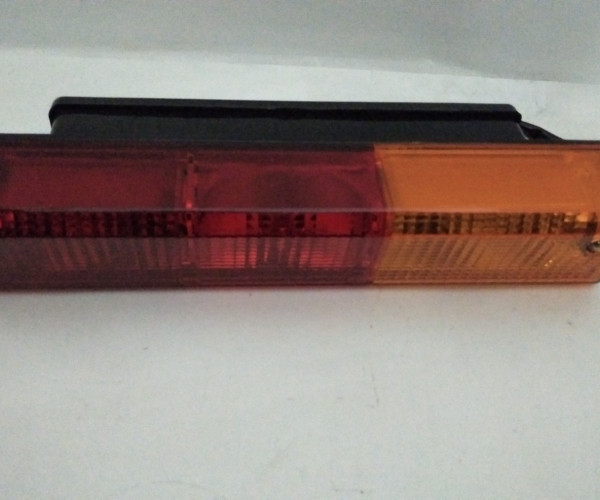 Правий комбінований задній ліхтар Z-HX180-EA(R)/12  240100102232