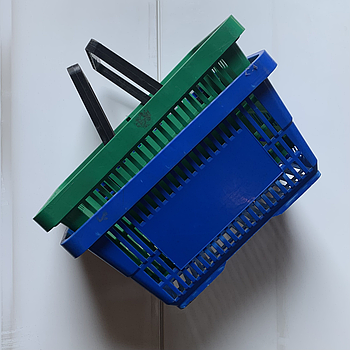 Кошик покупця пластиковий, новий, на 22 літри, колір: синій. Польща