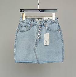 Жіноча коротка блакитна джинсова спідниця з ґудзиками в 38 розмірі