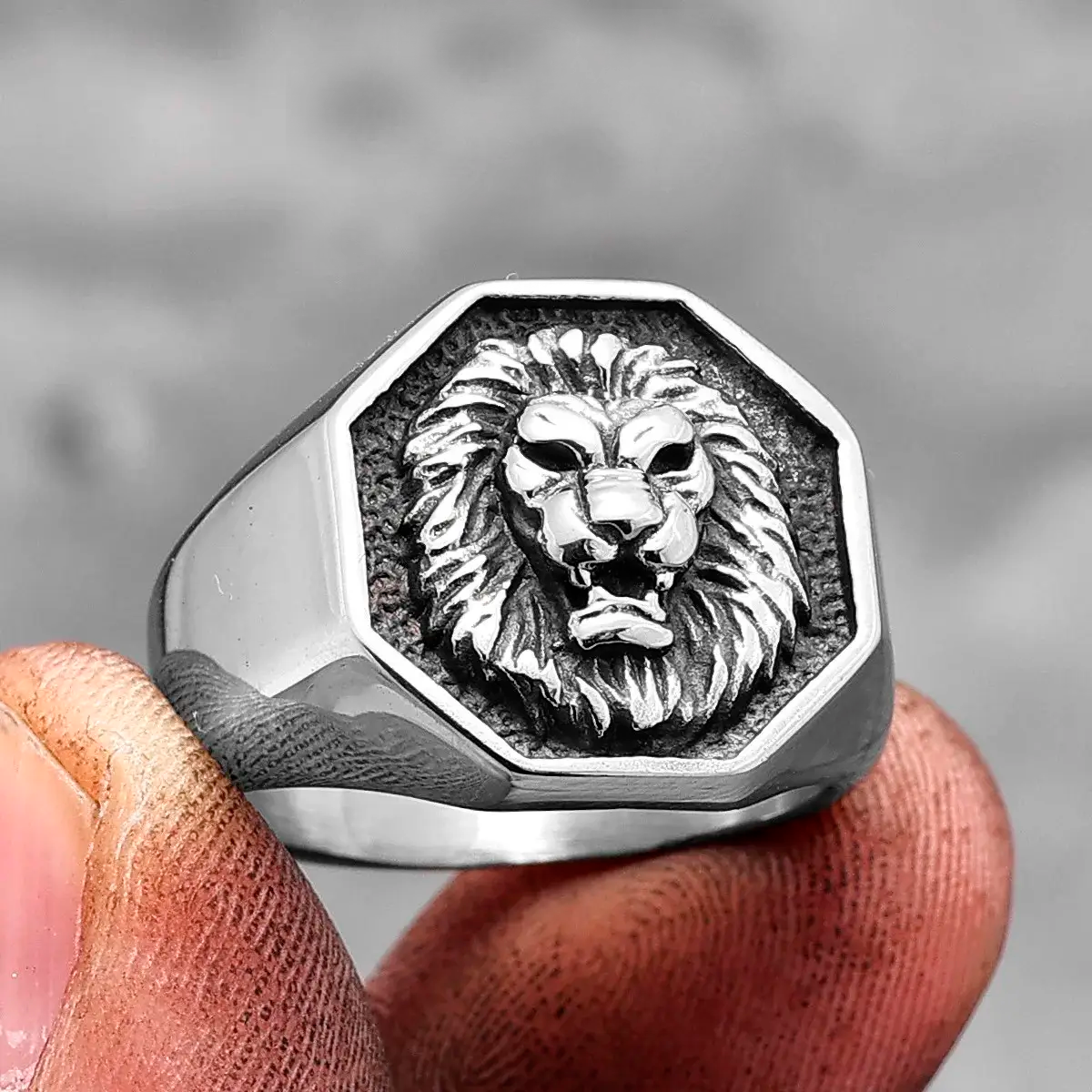 Кільце печатка перстень чоловіче сталеве LION 19 з медичної нержавіючої сталі з левом