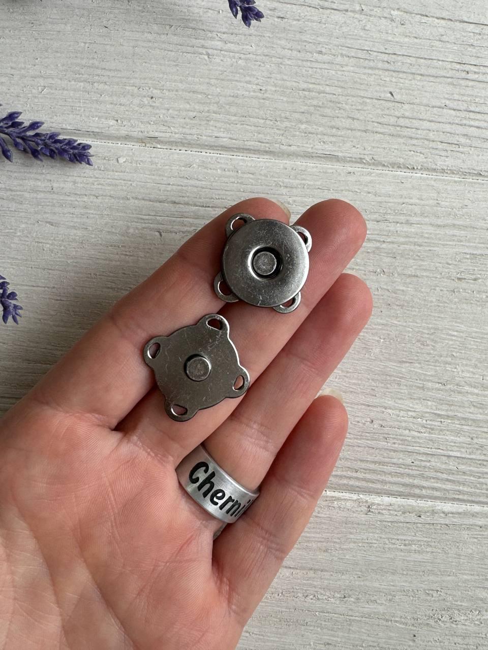 Кнопка магніт   пришивна 18 мм № 2, темний нікель 1 шт