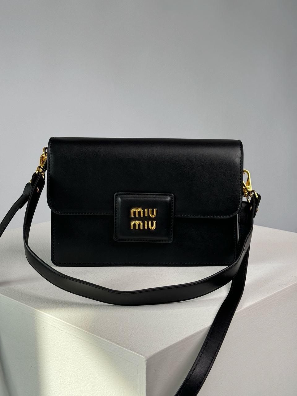 Жіноча сумка Міу Міу чорна Miu Miu Black Shoulder Leather Bag