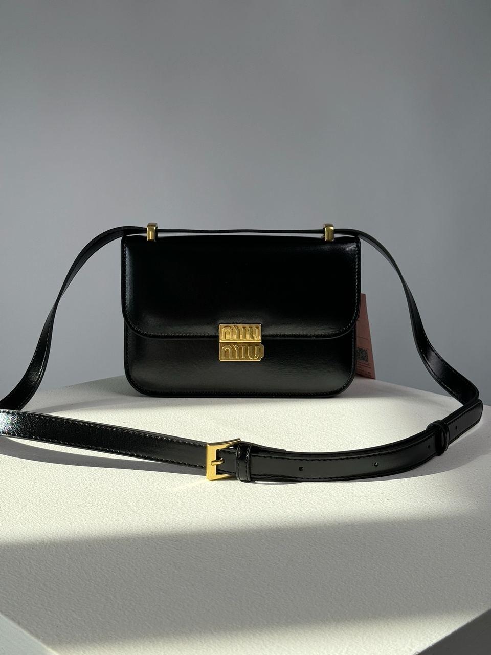 Жіноча сумка Міу Міу чорна Miu Miu Black Leather Shoulder