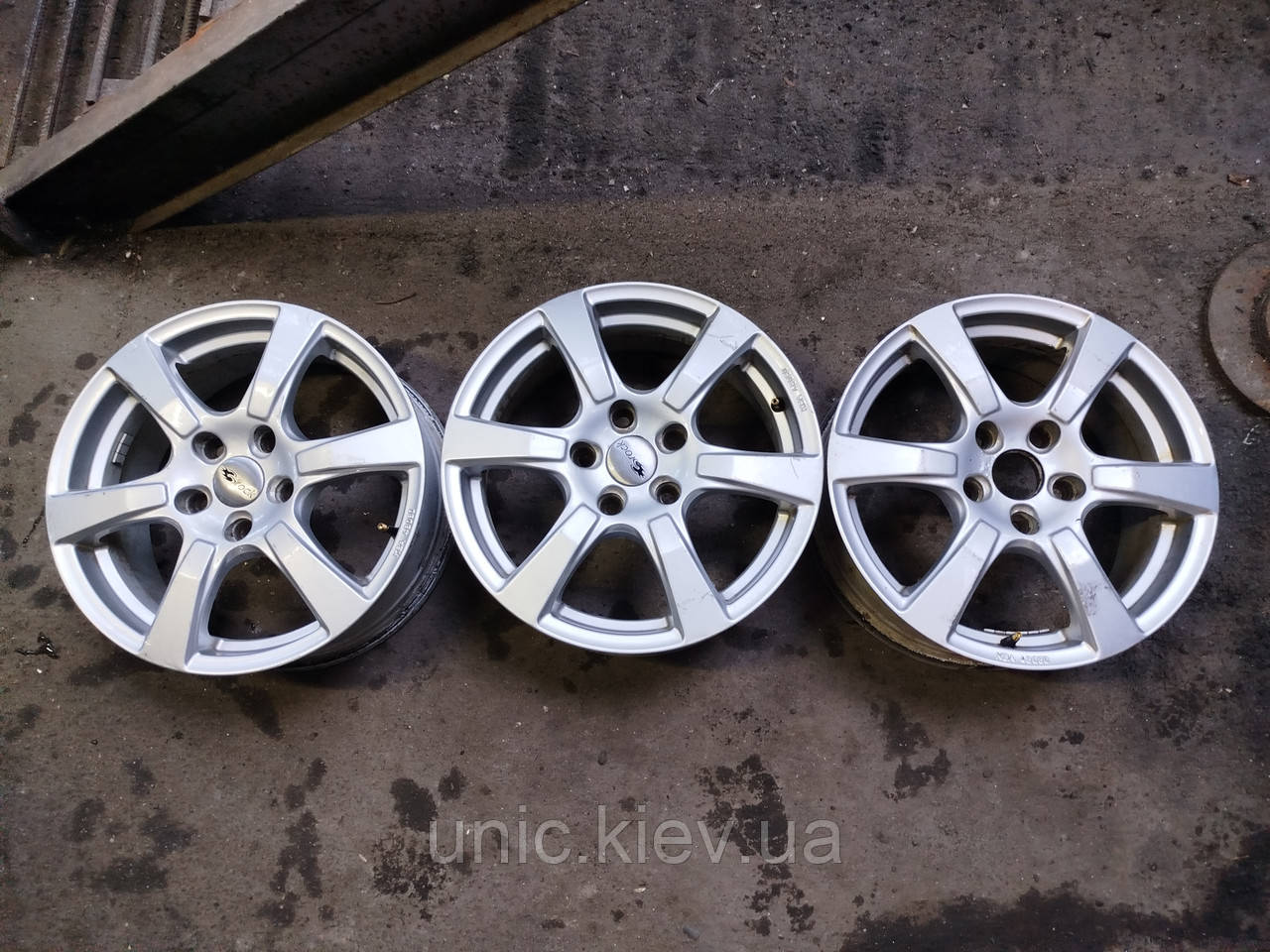 Диски легкосплавні литі R16 Renault Megane 3 / Scenic 3 / Duster б/в