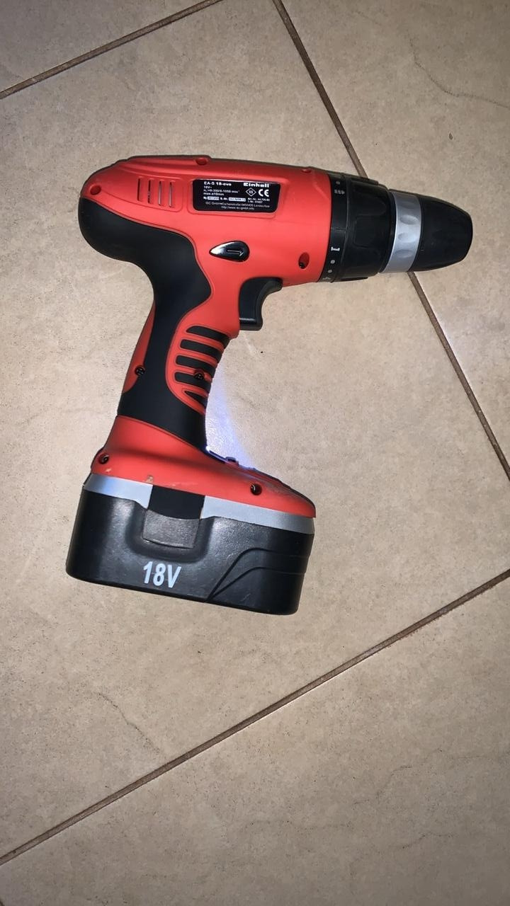 Акумуляторний шурупокрут Einhell EA-S 18/ evo(2 акуми. і заряд.)!