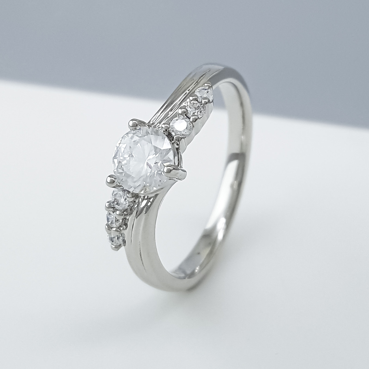 Кільце "Хвиля" з камінням, р.18; р.19; медсталь Xuping, родій, фото 1