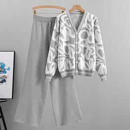 Жіночі костюми