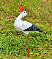 Садова фігура Лелеченя з відкритим дзьобом на металевих лапах (62х13х28 см), лелека для саду, лелека в сад, садово паркові