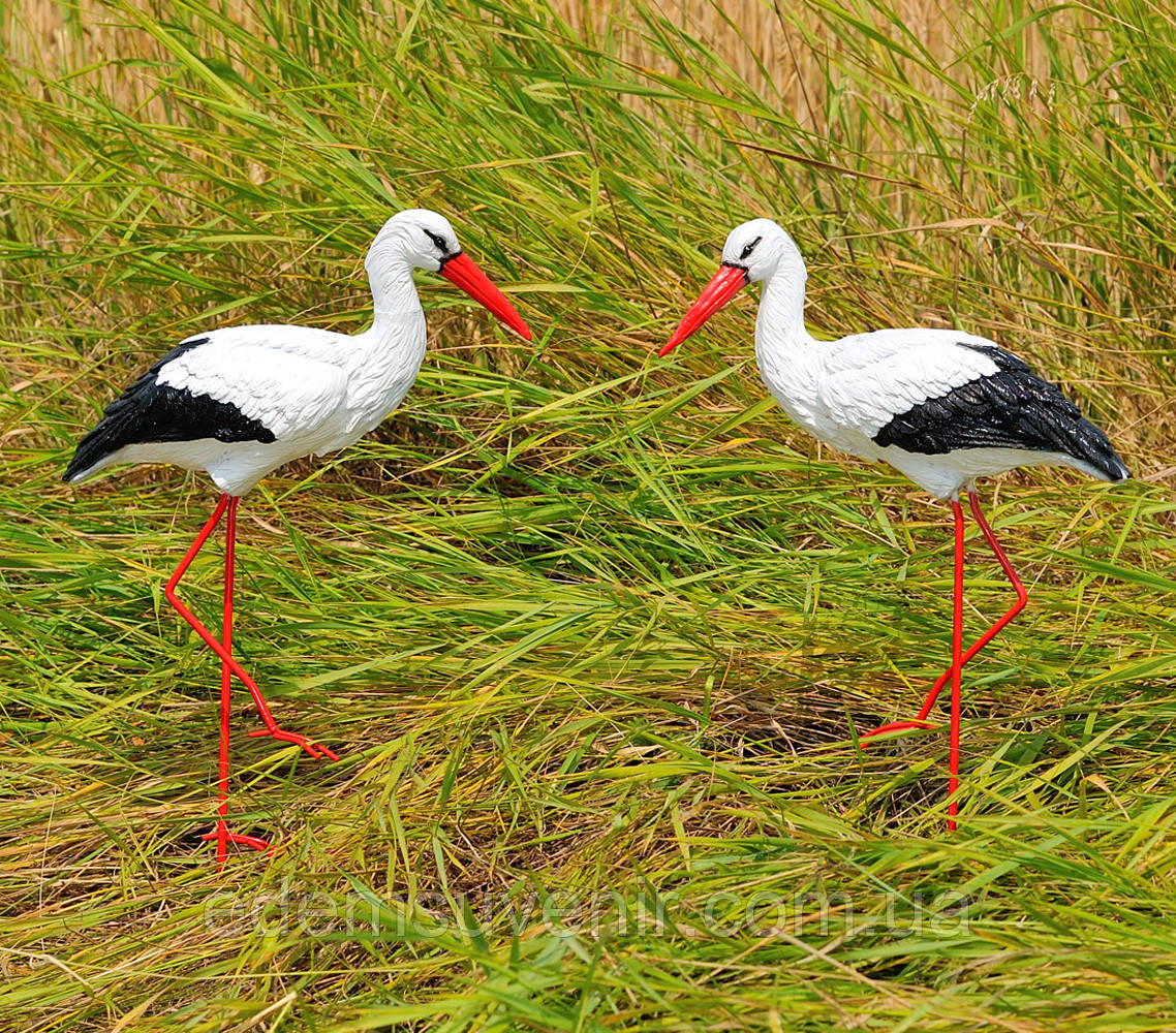 Садова фігура Сім'я садових лелек №58 на металевих лапах