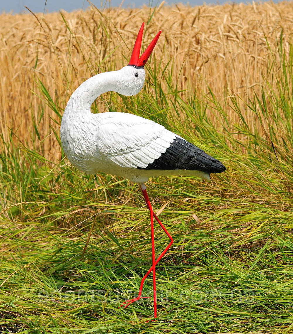 Садова фігура Лелека з відкритим дзьобом на металевих лапах, лелека для саду, лелека в сад, садово паркові скульптури лелеки
