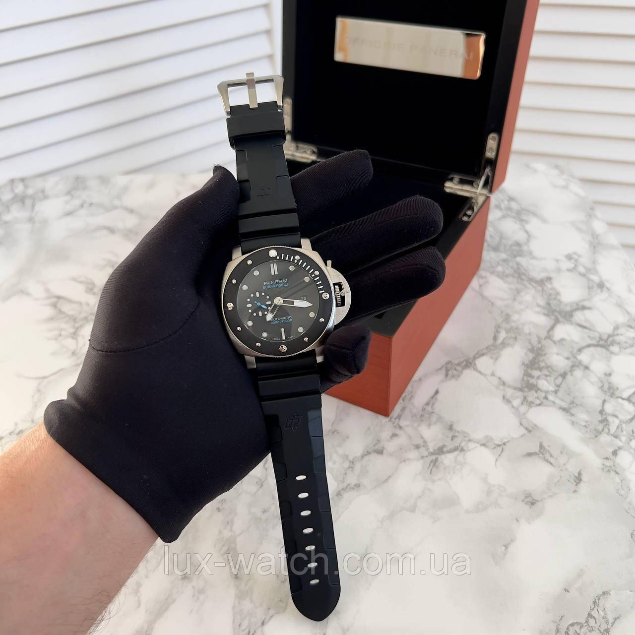 Класичний годинник P.a.n.e.r.a.i. Luminor Submersible