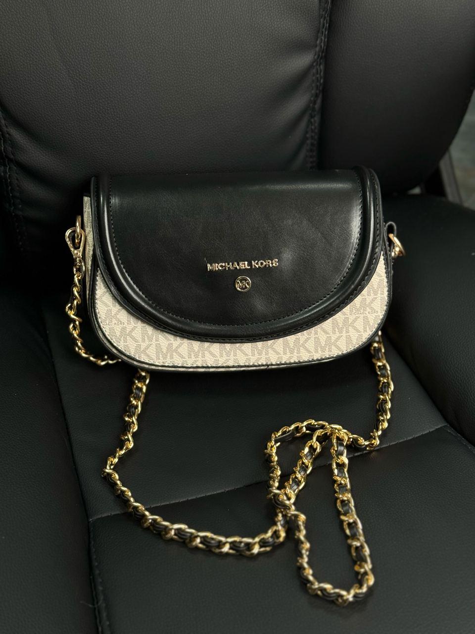 Жіноча сумка Michael Kors Black White шкіряна сумка Mайкл Kорс чорна на ланцюжку крос-боді для дівчини 1 відділення