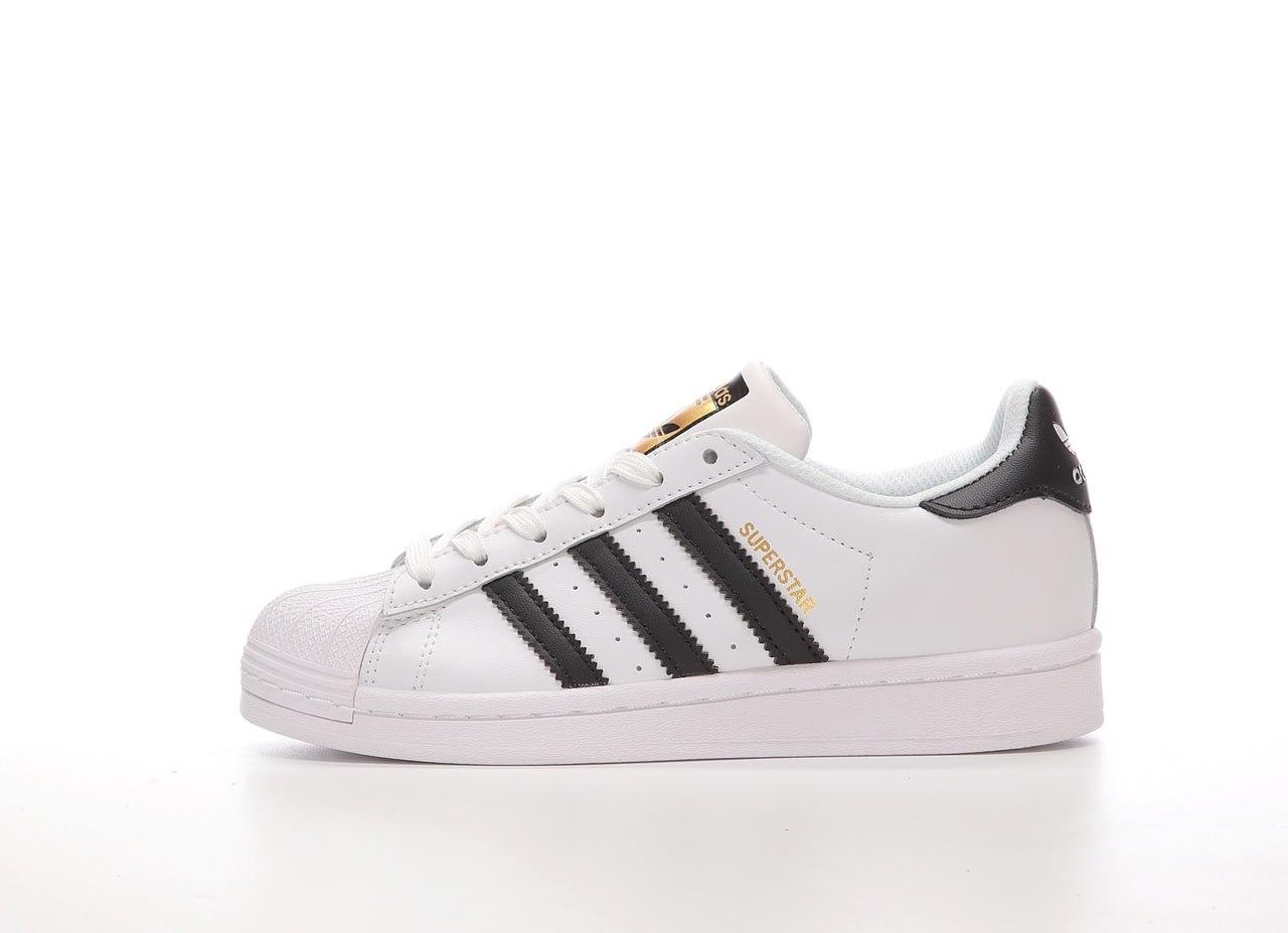 Чоловічі кросівки Adidas Superstar (білі з чорним) стильні повсякденні кроси 14667 Адідас топ, фото 1
