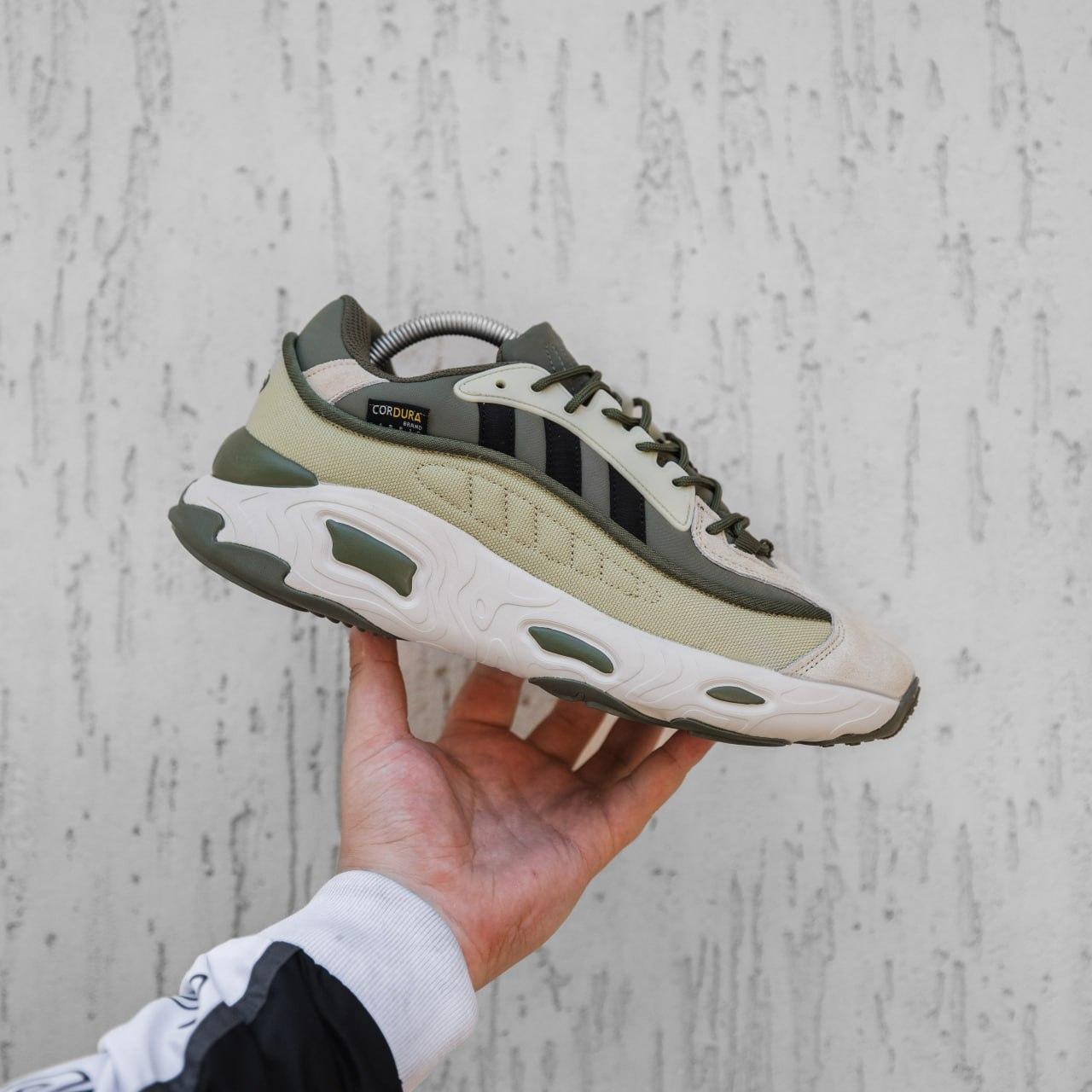 Чоловічі кросівки Adidas Oznova (білі із зеленим) спортивні повсякденні кроси 2458 Адідас vkross