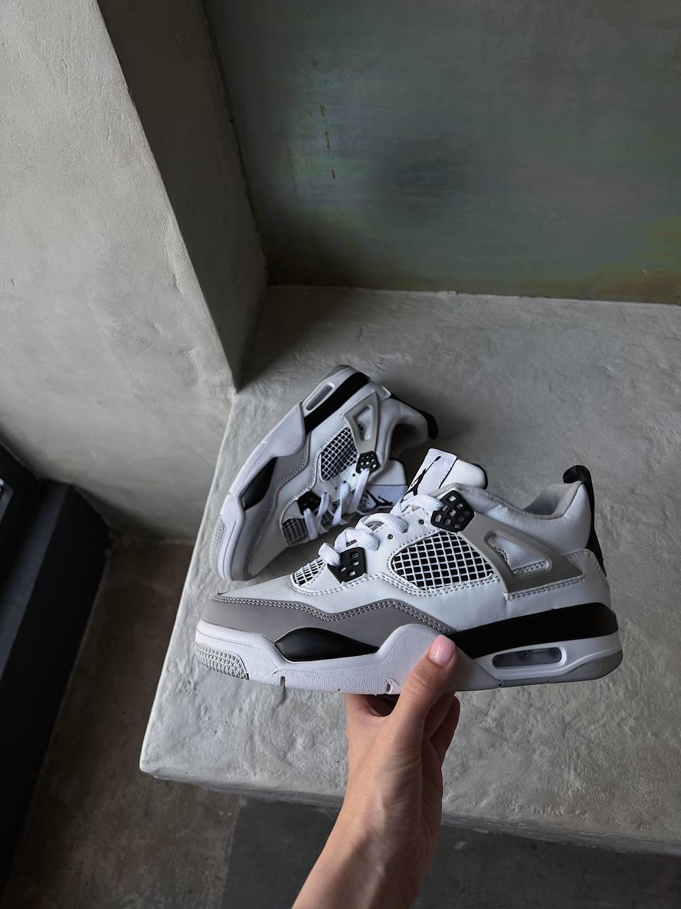 Чоловічі кросівки Nike Air Jordan 4 Retro "Military Black" (білі із сірим) модні NJ037 Найк vkross