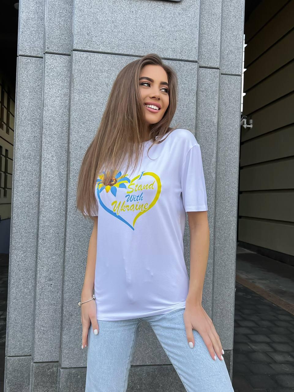 Жіноча літня молодіжна однотонна футболка з віскози, з патріотичним накатом, фото 1