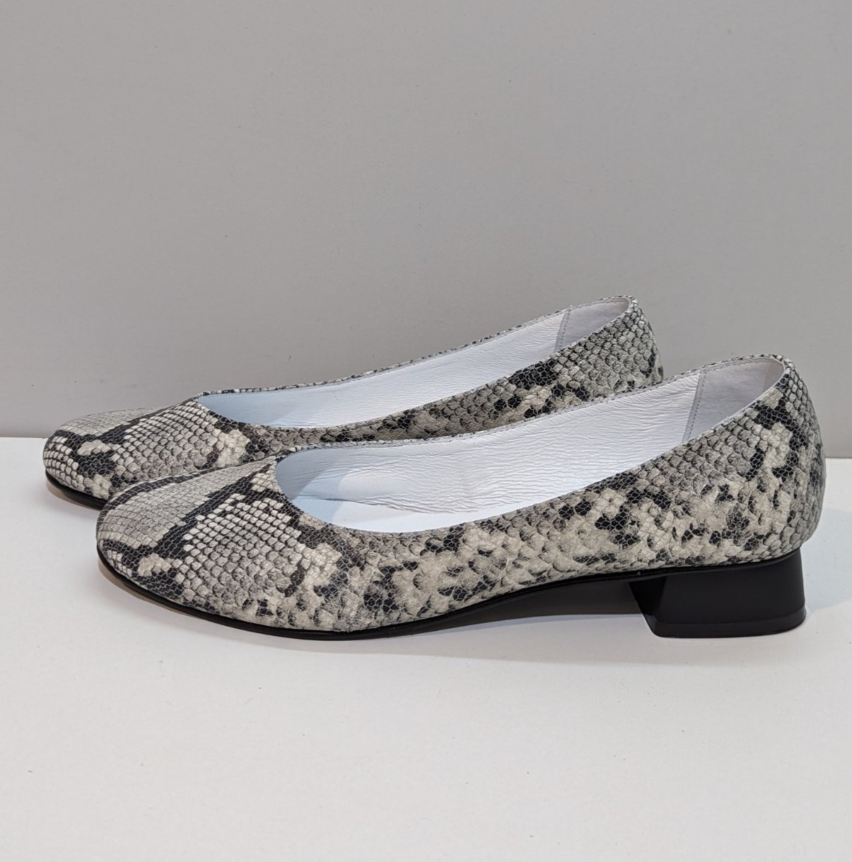 STTOPA Розміри 40-44. Туфлі великих розмірів із натуральної шкіри. 162-4044 Бежеві Пітон, фото 1