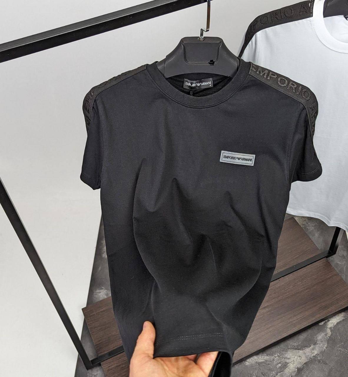 Чоловіча футболка ARMANI CK7502 чорна