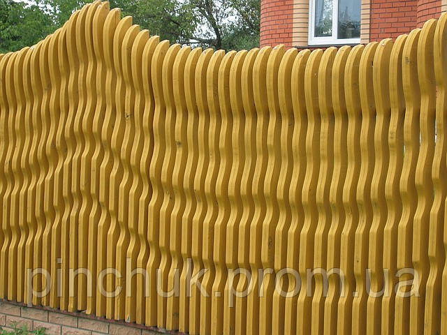 Паркан дерев'яний декоративний «Хвиля пінія » як зразок.