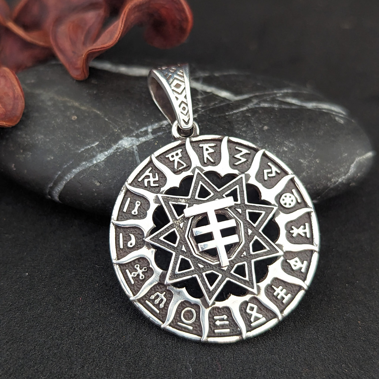 Свароже Коло, Чертог Марена Лисиця кулон оберіг амулет