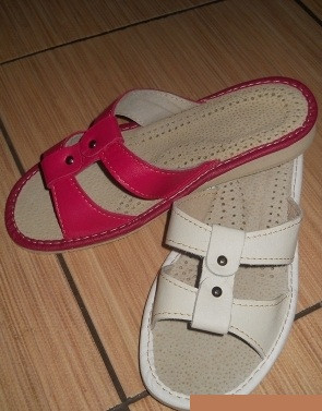 Жіночі шкіряні тапочки різні кольори хороша якість