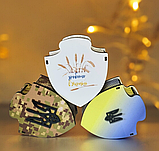 Невеличка сувенірна подарункова коробка у вигляді щіта жовто- блакитного кольору 10*12*5см., фото 6