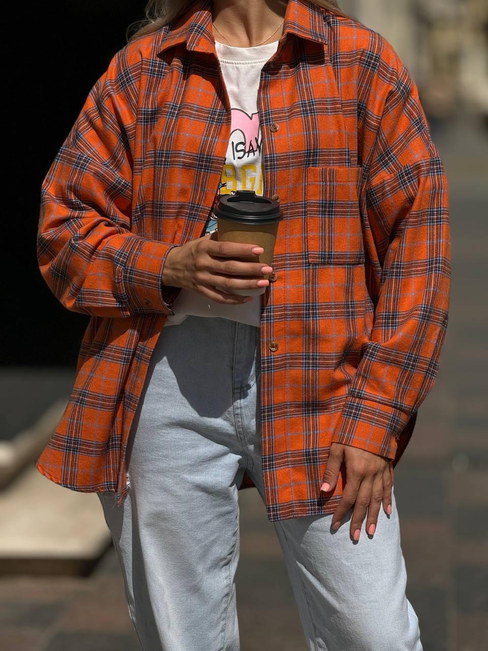 Жіноча помаранчева базова бавовняна сорочка оверсайз на гудзиках у клітинку, фото 1