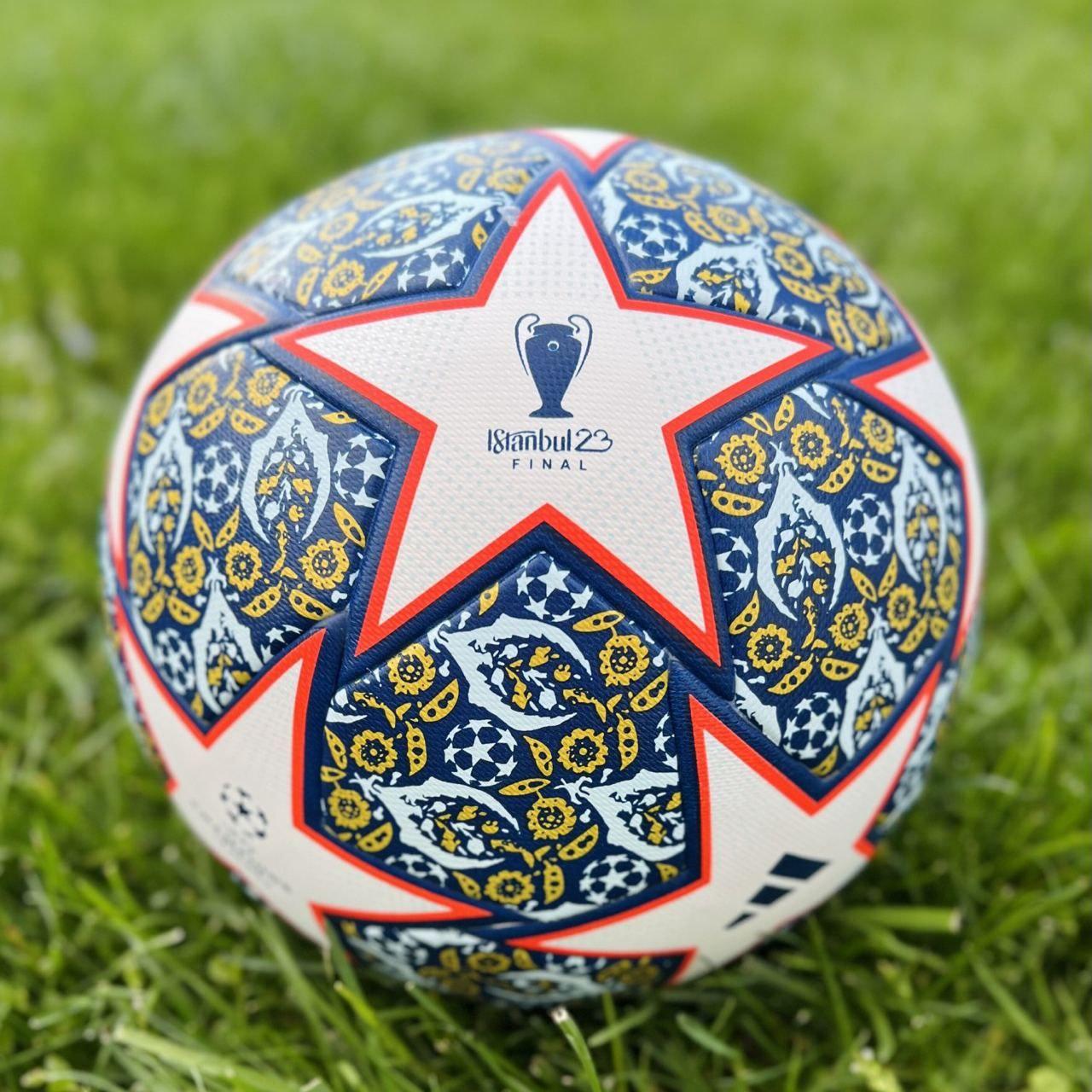 Футбольний м’яч Adidas Champions League footballers