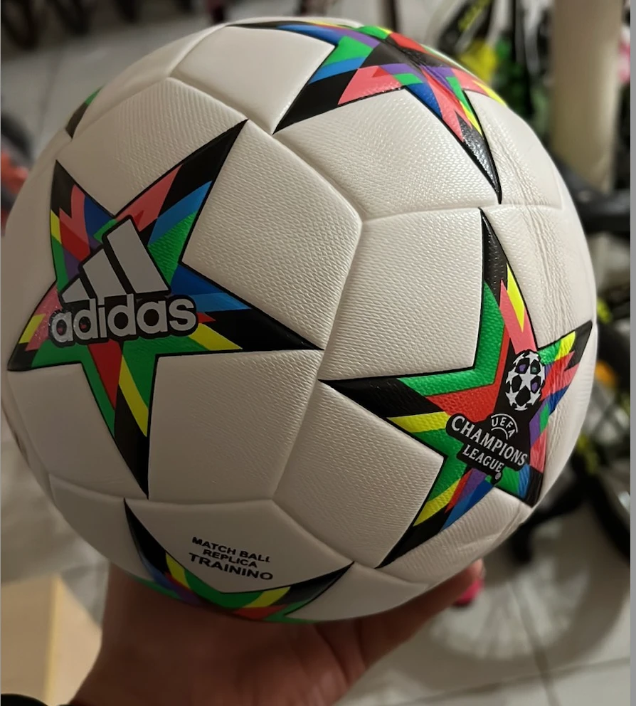 Футбольний м’яч Adidas Champions League