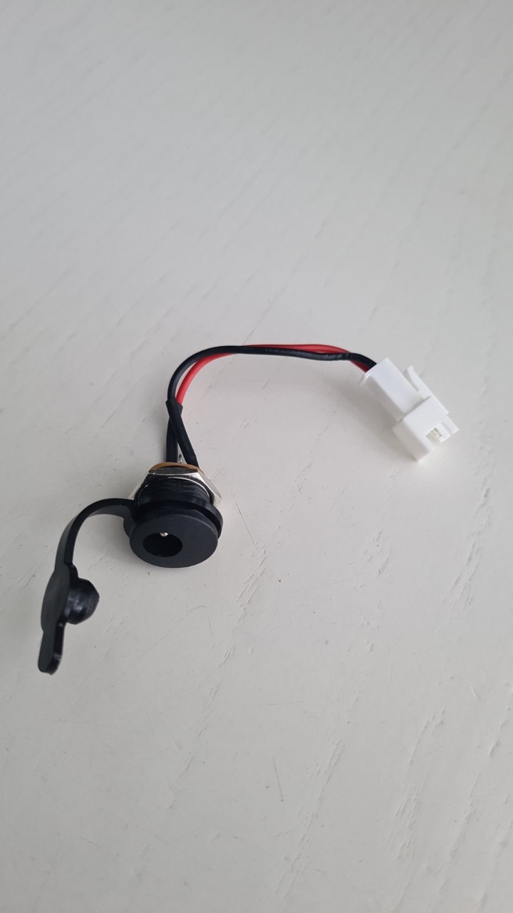 Гнездо зарядки Kugoo s3, s3 pro