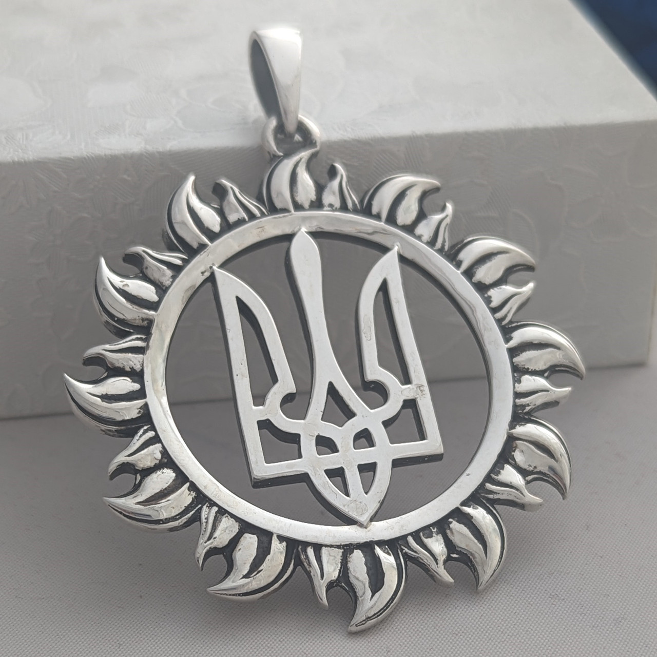 Кулон Тризуб у сонці великий