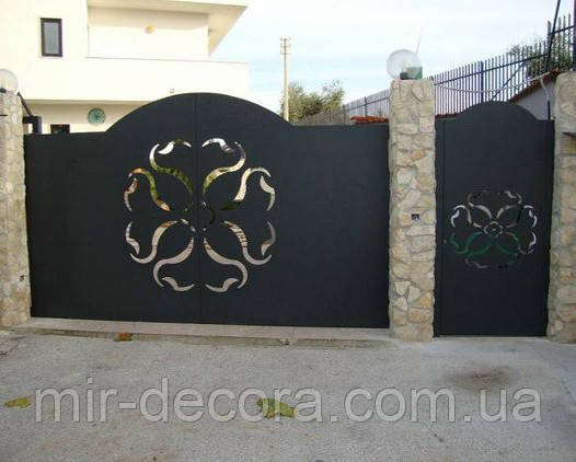Металеві ворота з декором на будь-який смак із дизайнерським візерунком