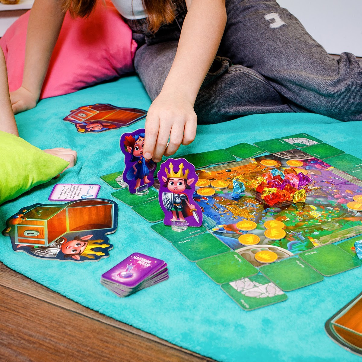 Гра настільна "Скарбоманія" Vladi Toys (ігрове поле, 74 деталі, гральний кубик, 18 діамантів) VT8055-30