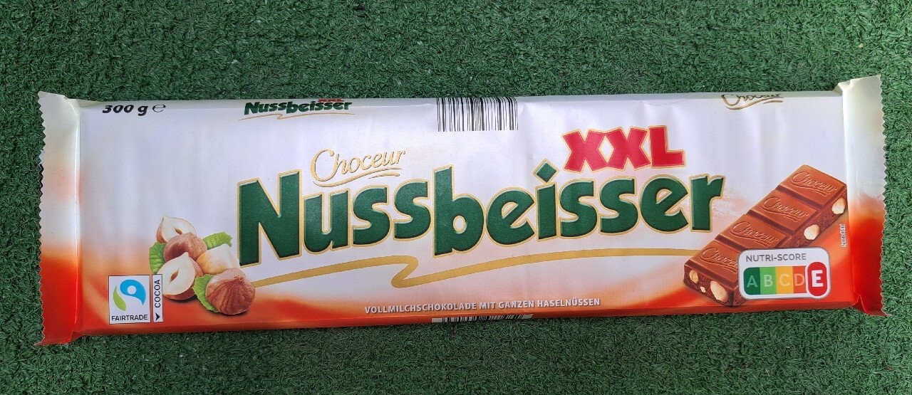 Шоколад Молочний Choseur Nussbeisser XXL з Цілим Лісовим Горіхом 300 г Німеччина, фото 1