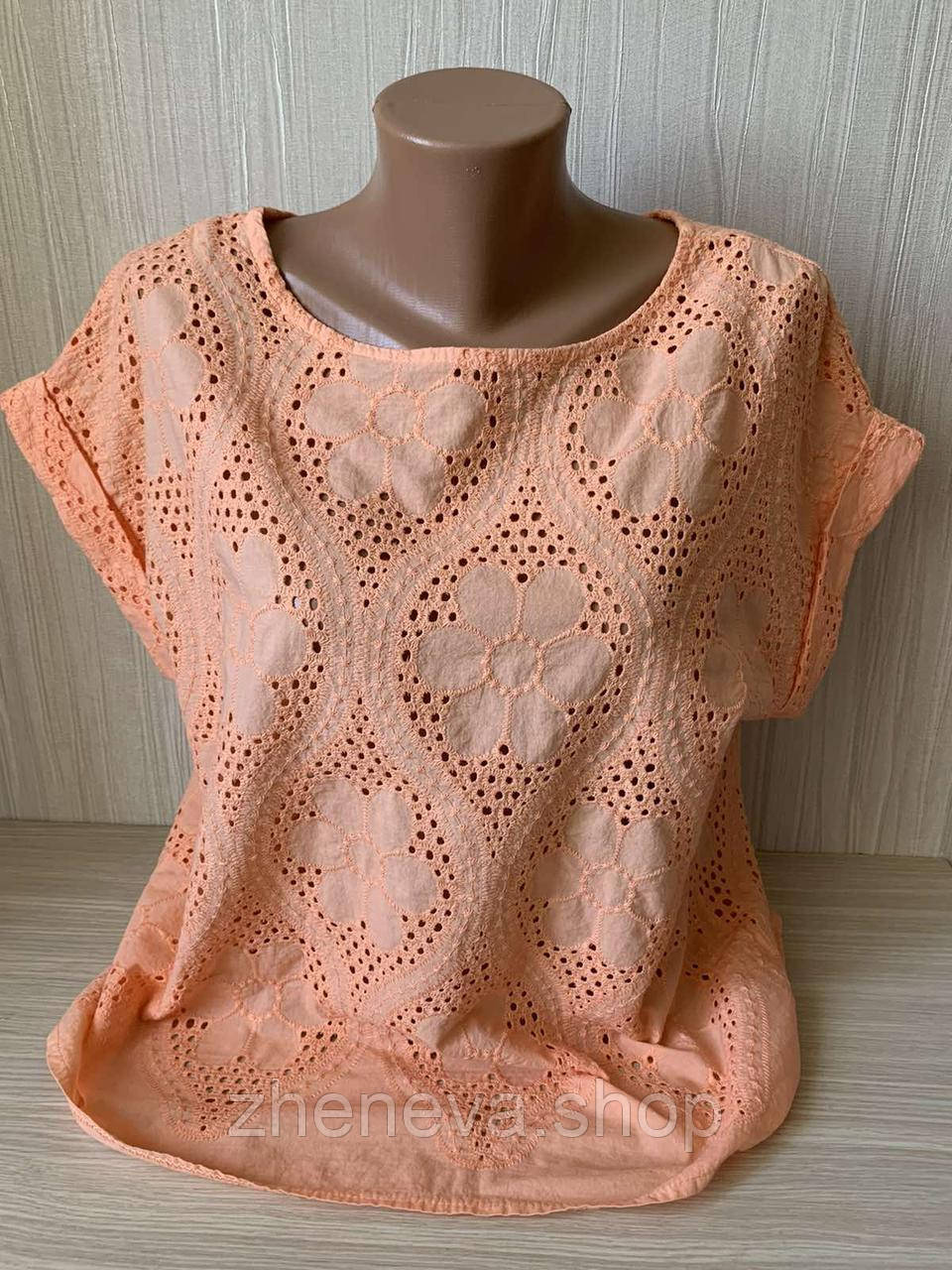 Оригінальна літня біла персикова жіноча футболка прошва з коротким рукавом на ґудзиках ззаду, фото 1