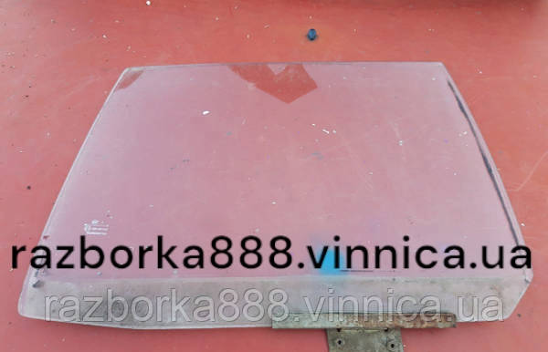 Скло заднє праве М 2141 б у.