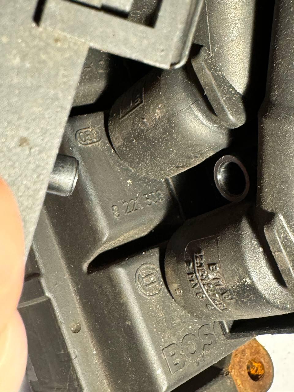 Котушка запалювання Bosch 0 221 503 005 / 0221503005