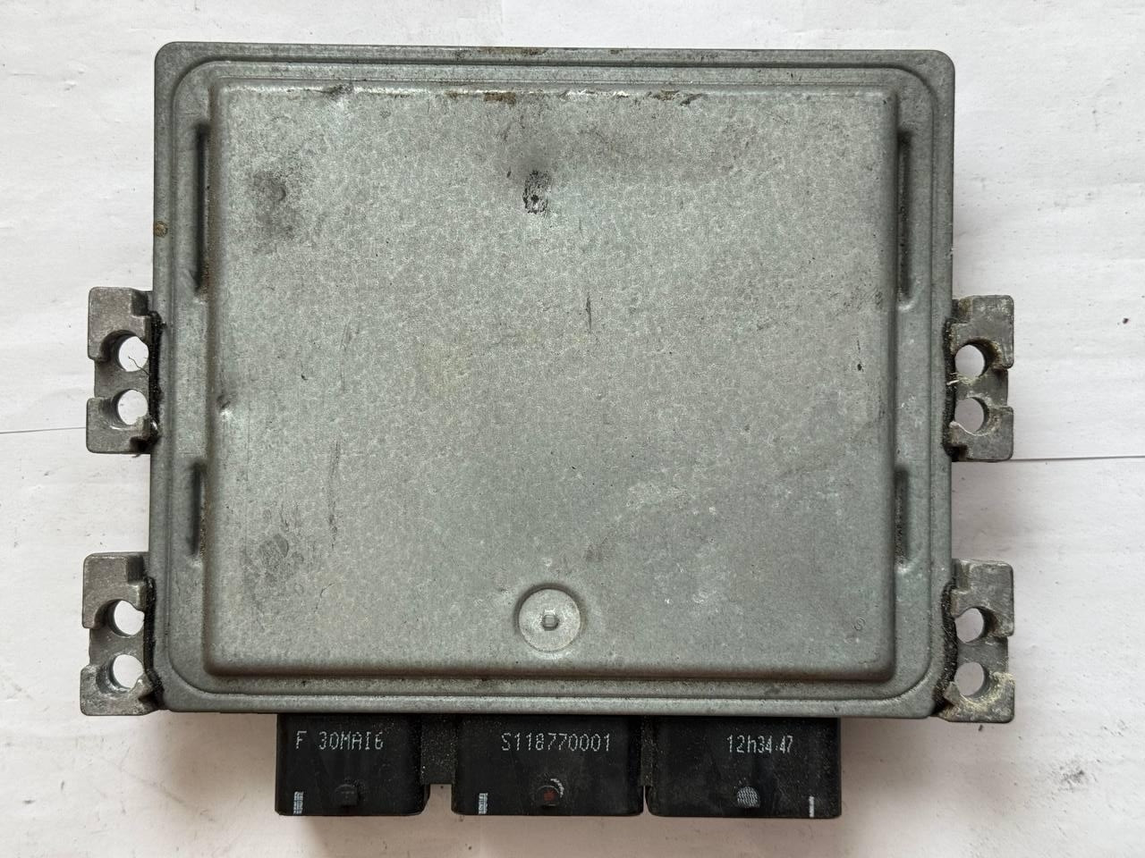 Електронний блок керування Renault S122326109A / 8200565863 / 8200592611