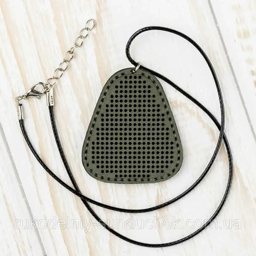 Заготовка для вишивки зі штучної шкіри Кулон FLBE(BB)-023 Хакі