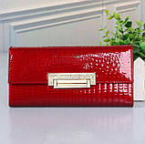 Гаманець жіночий шкіряний лаковий з тисненням під крокодила (червоний), фото 2