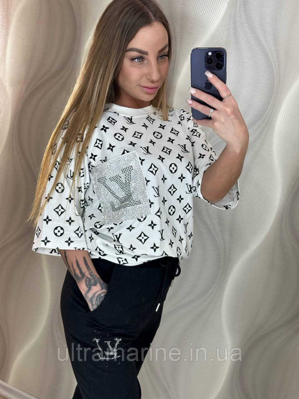 Літній жіночий костюм Louis Vuitton з футболкою білий (Луї Віттон трикотаж двунитка Туреччина)