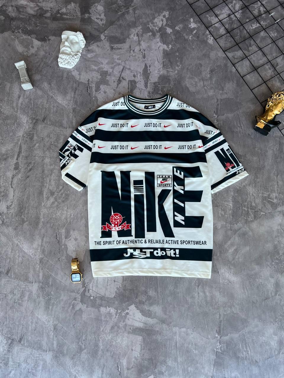 Чоловіча футболка Nike M1926 темно-зелена