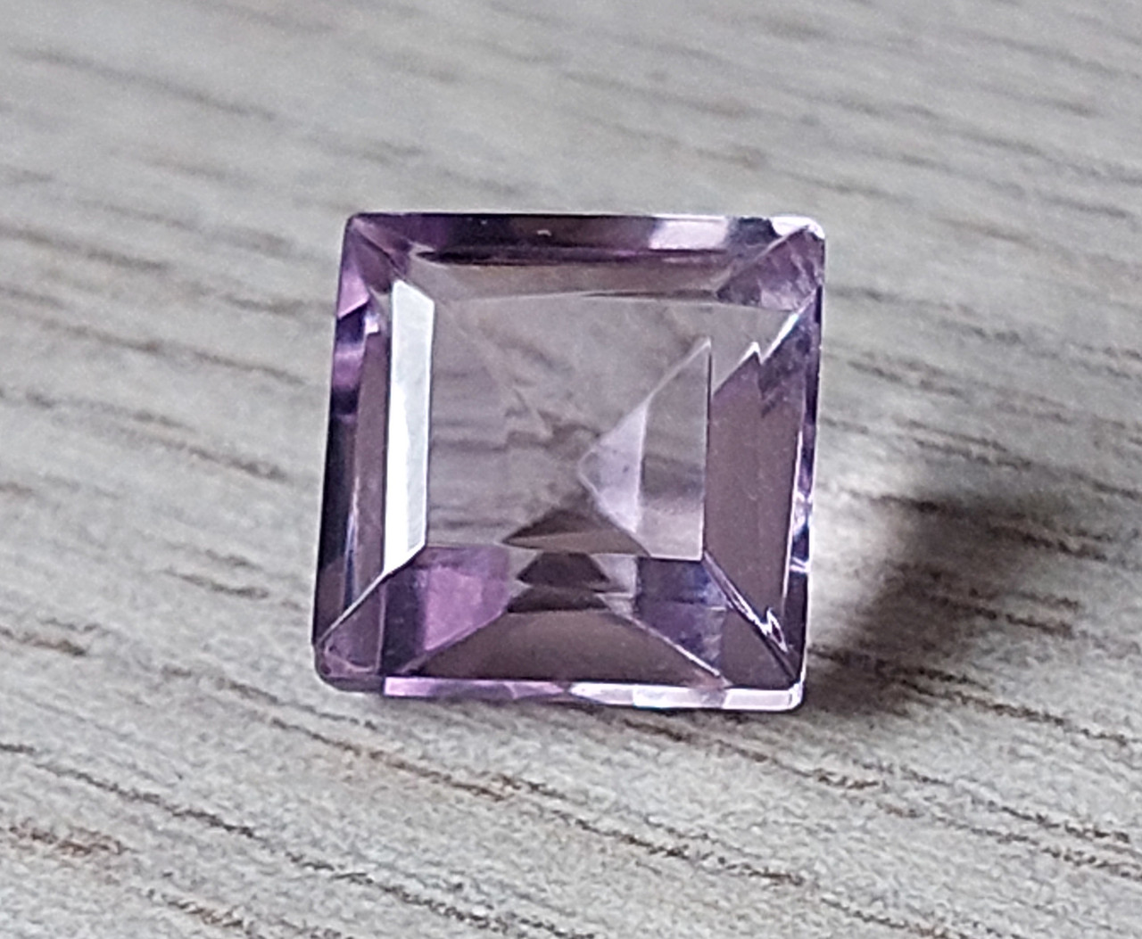 Аметист 2.55 Ct 8 х 7.9 х 5.3 мм, фото 1