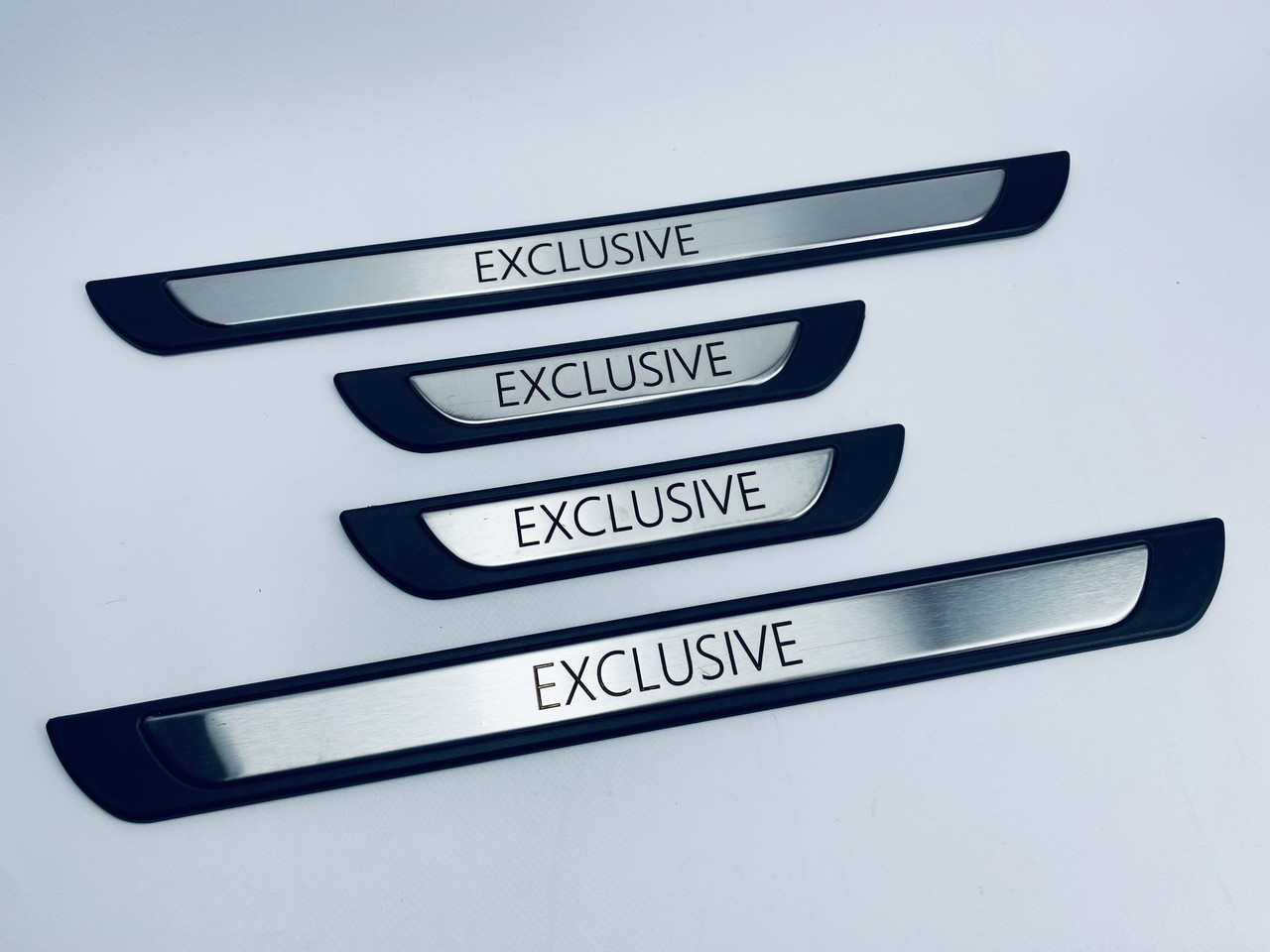 Універсальні накладки на пороги EXCLUSIVE для BMW X2 F39 (хром-пласт) TAN24