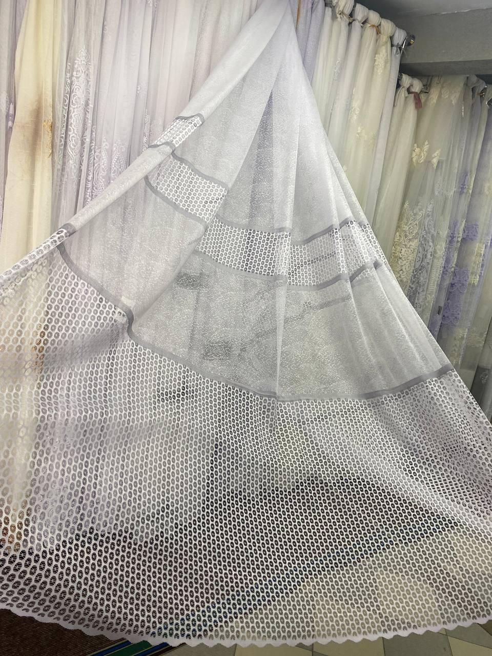 Тюль жакард на метраж 2,8 м різні кольори - білий з сірий