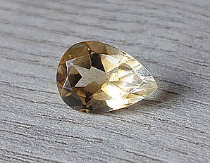 Цитрин 2.5 карат 11 х 8 х 5.35 мм