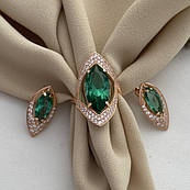 Комплект золотий каблучка та сережки із зеленим кварцом і фіанітами 10.64