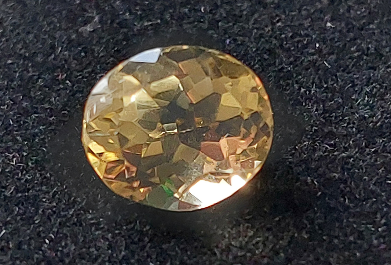 Цитрин 4.45 карат 11 х 9.7 х 7.3 мм